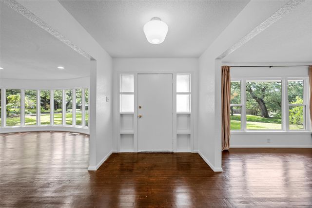 2625 Old Oaks Drive, Waco, TX 76710