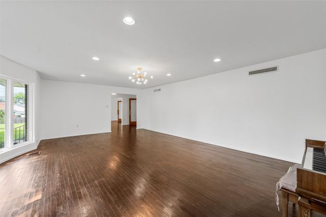 2625 Old Oaks Drive, Waco, TX 76710