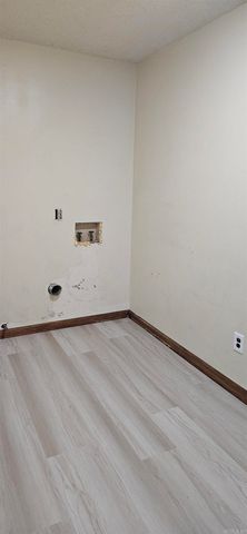 8306 Oxford Valley Drive, Mabelvale, AR 72103