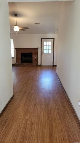8306 Oxford Valley Drive, Mabelvale, AR 72103