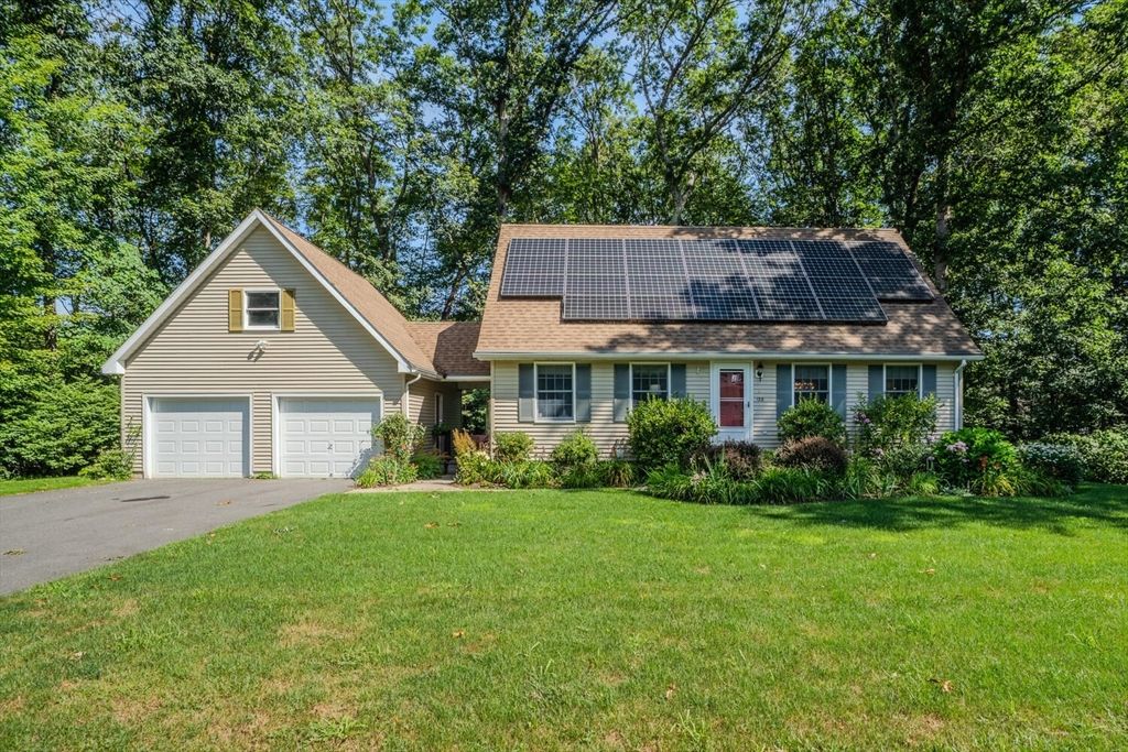 138 Overlook Dr, Northampton, MA 01062
