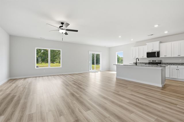 407 West Claywalk Road, Woodruff, SC 29388