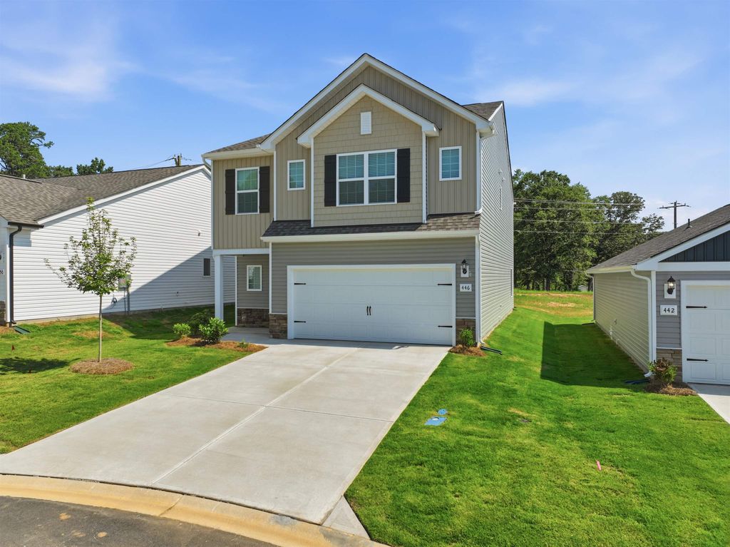 407 West Claywalk Road, Woodruff, SC 29388
