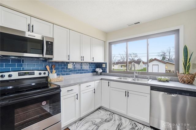 178 Dellwood Drive, Fairborn, OH 45324