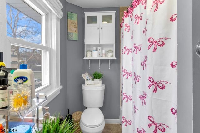 19 Irving St, East Orange City, NJ 07018