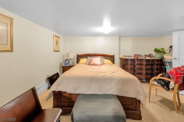 19 Irving St, East Orange City, NJ 07018