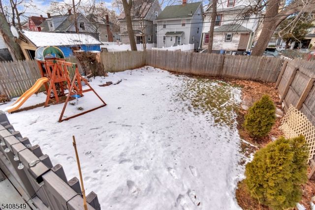 19 Irving St, East Orange City, NJ 07018