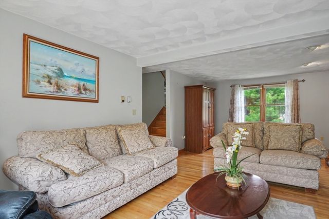 26 Frederick Circle, Tewksbury, MA 01876