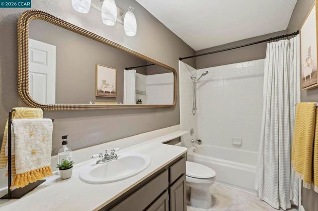 8 Royston Walk, Pleasant Hill, CA 94523