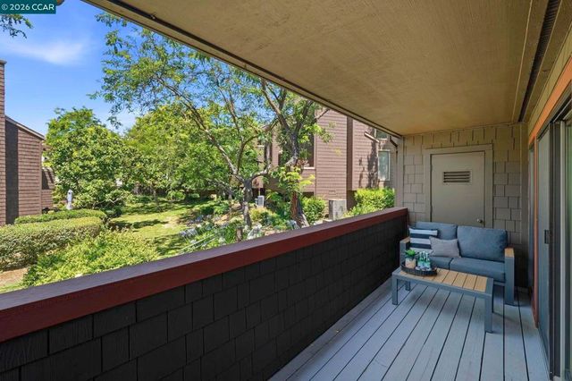 8 Royston Walk, Pleasant Hill, CA 94523