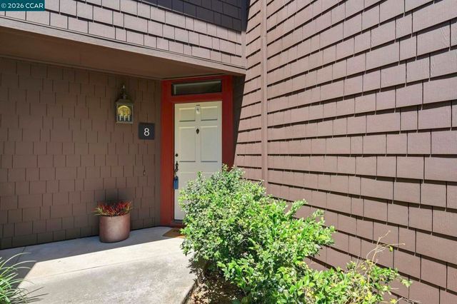 8 Royston Walk, Pleasant Hill, CA 94523