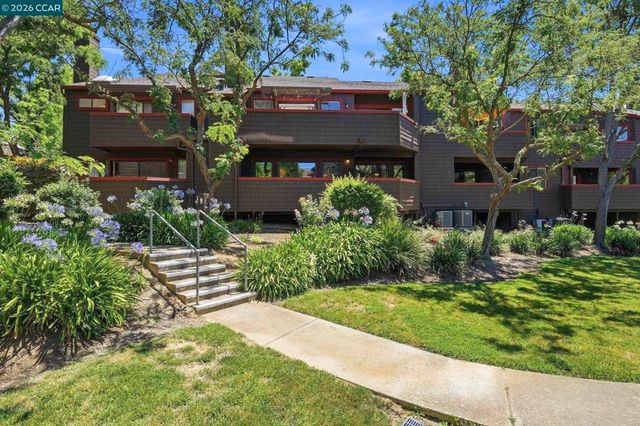 8 Royston Walk, Pleasant Hill, CA 94523