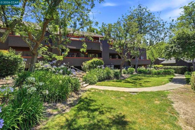8 Royston Walk, Pleasant Hill, CA 94523
