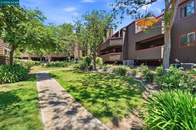 8 Royston Walk, Pleasant Hill, CA 94523