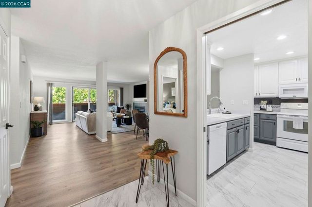8 Royston Walk, Pleasant Hill, CA 94523
