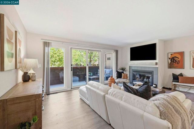 8 Royston Walk, Pleasant Hill, CA 94523