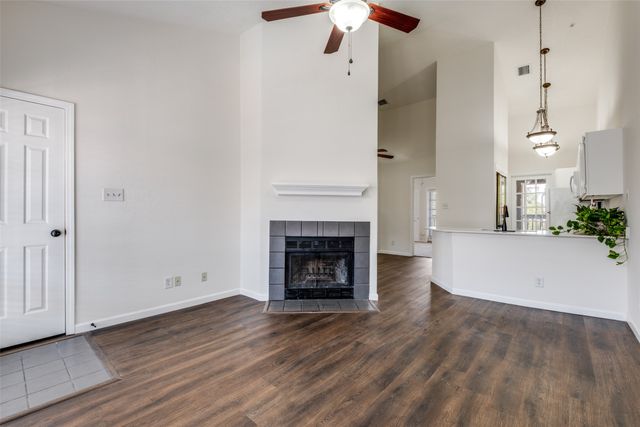 4800 W Lovers Lane 119, Dallas, TX 75209