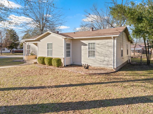 201 Redbud, Mt Pleasant, TX 75455