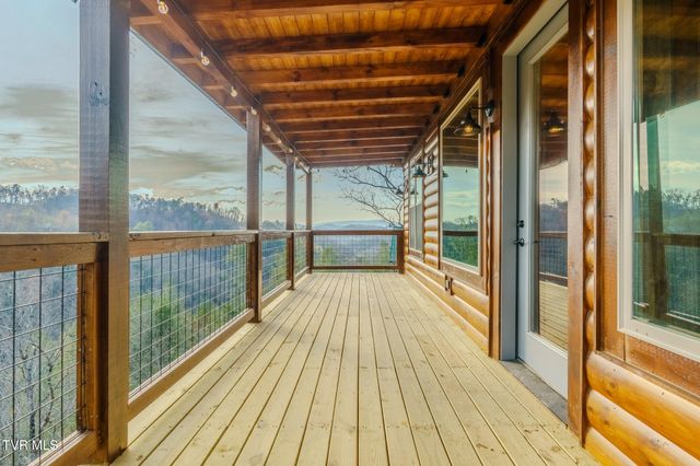 756 Ski View Lane, Sevierville, TN 37876