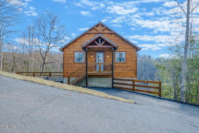 756 Ski View Lane, Sevierville, TN 37876
