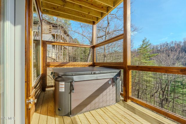756 Ski View Lane, Sevierville, TN 37876
