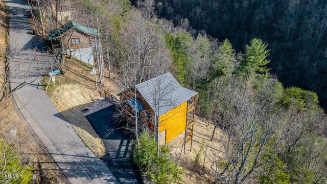 756 Ski View Lane, Sevierville, TN 37876