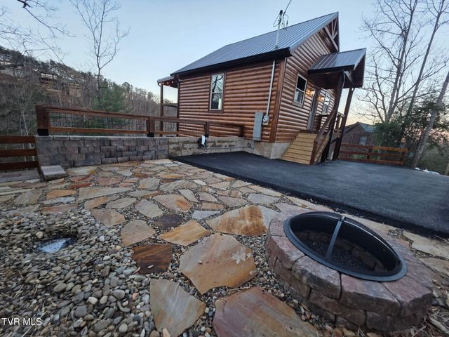 756 Ski View Lane, Sevierville, TN 37876