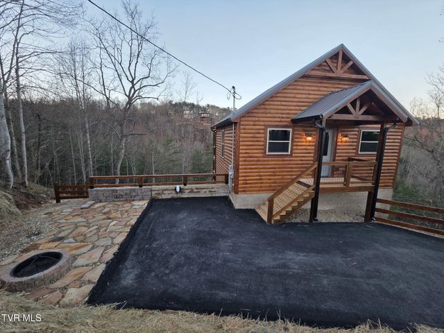 756 Ski View Lane, Sevierville, TN 37876
