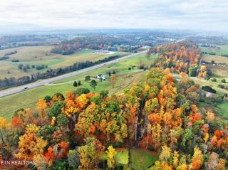 122 Binfield Rd, Maryville, TN 37801