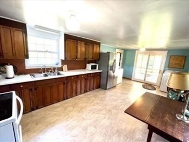 34 Wapping Rd 1, Kingston, MA 02364