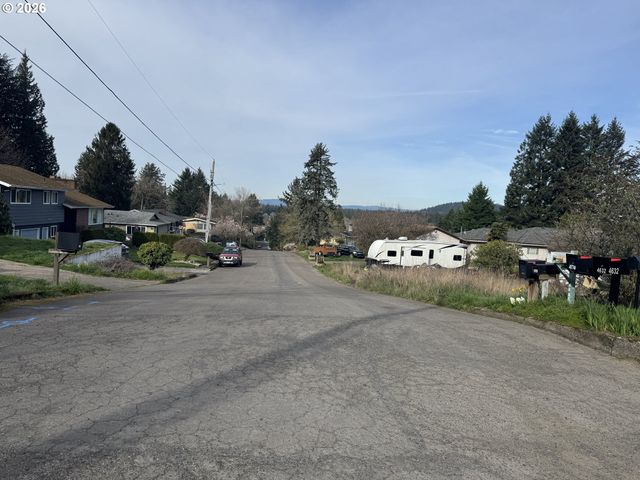 Se NWC SCHILLER SE 140 Ave, Portland, OR 97236