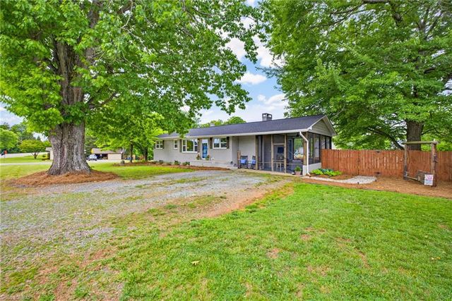 432 Nc Highway 150, Greensboro, NC 27455