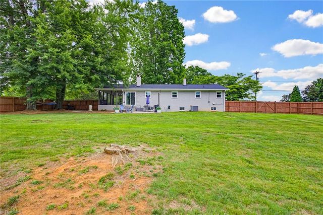 432 Nc Highway 150, Greensboro, NC 27455