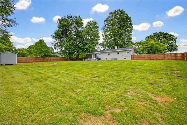 432 Nc Highway 150, Greensboro, NC 27455