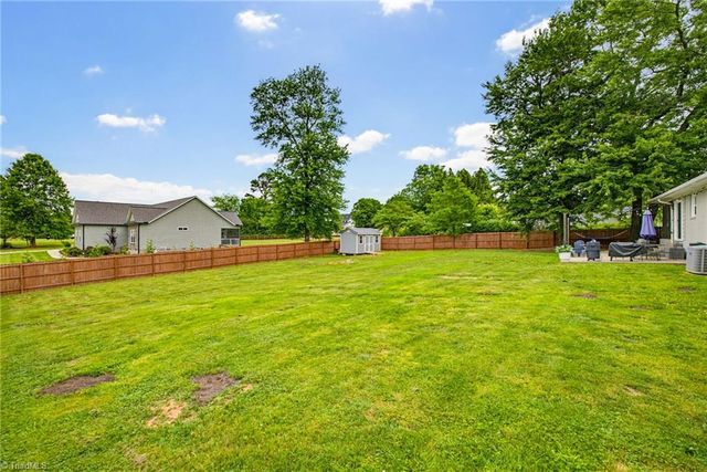 432 Nc Highway 150, Greensboro, NC 27455