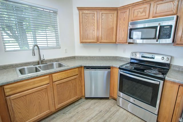 2101 N AURORA WAY, Saratoga Springs, UT 84045