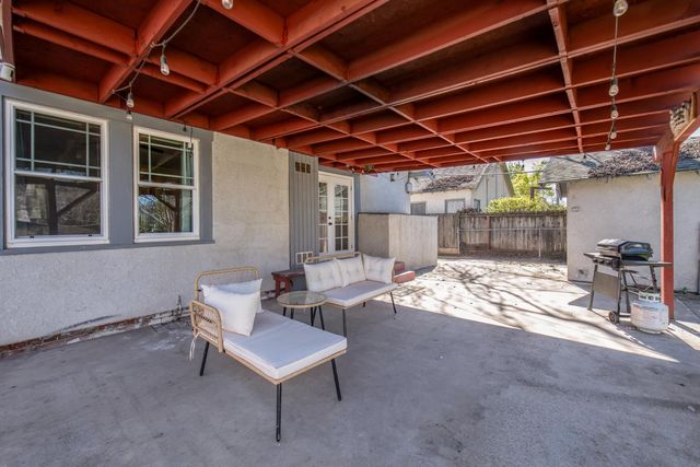 1019 N San Pablo Avenue, Fresno, CA 93728