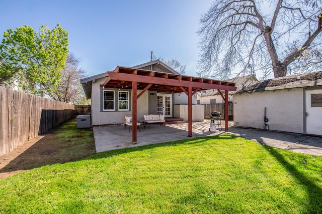 1019 N San Pablo Avenue, Fresno, CA 93728