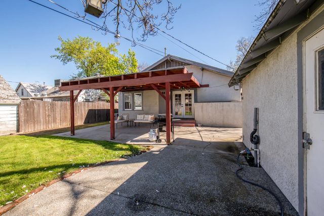 1019 N San Pablo Avenue, Fresno, CA 93728