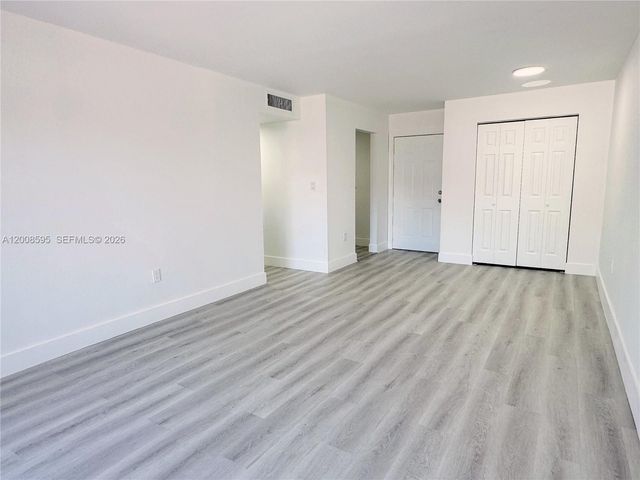 6095 W 18th Ave S219, Hialeah, FL 33012