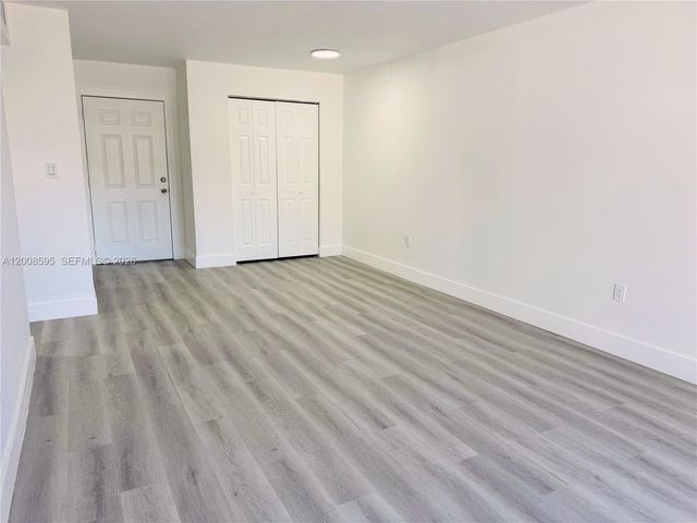 6095 W 18th Ave S219, Hialeah, FL 33012