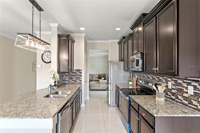 2837 MAPLE BROOK LOOP, Lutz, FL 33558