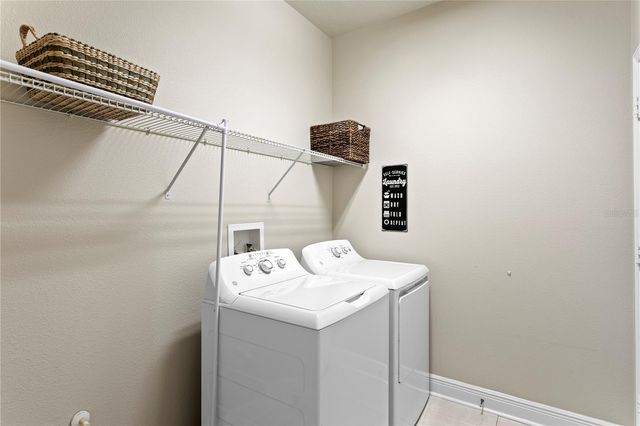 2837 MAPLE BROOK LOOP, Lutz, FL 33558