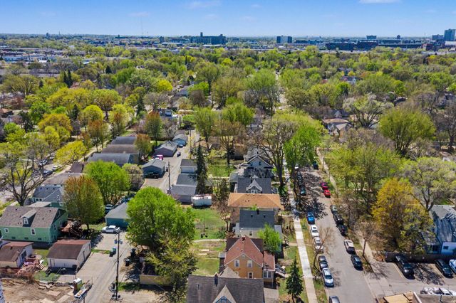 1094 25th Avenue SE, Minneapolis, MN 55414