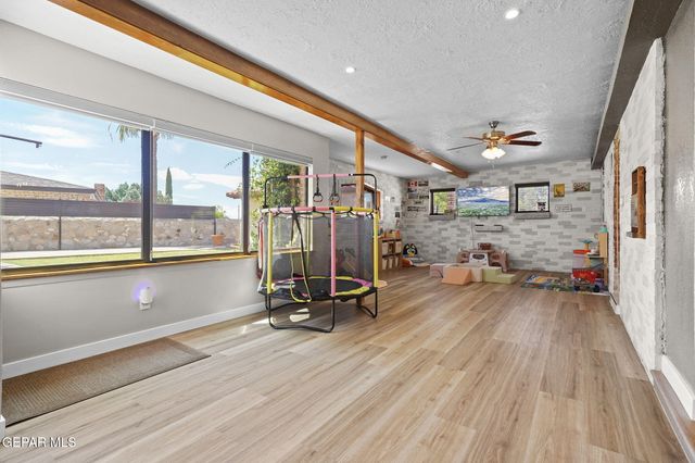 1739 TOMMY AARON Drive, El Paso, TX 79936