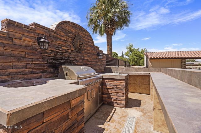 1739 TOMMY AARON Drive, El Paso, TX 79936