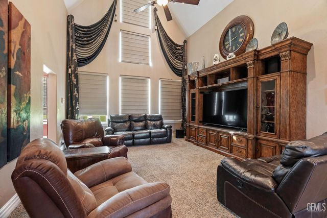 22431 Rd 180, Lindsay, CA 93247