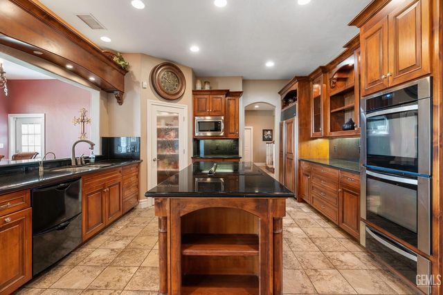 22431 Rd 180, Lindsay, CA 93247