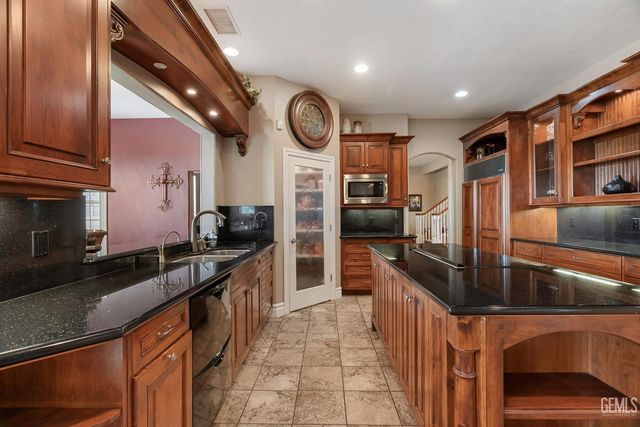 22431 Rd 180, Lindsay, CA 93247