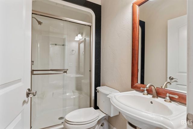 22431 Rd 180, Lindsay, CA 93247